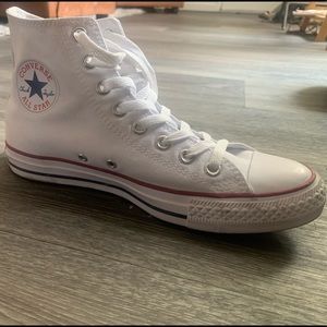 Converse Chuck Taylor High Top - White size 9